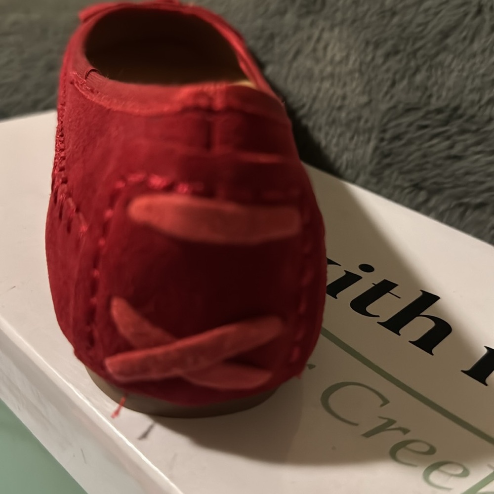 NIB Coldwater Creek Red Suede Loafers SZ 6 W run large Beautiful pair of shoes - Picture 6 of 7